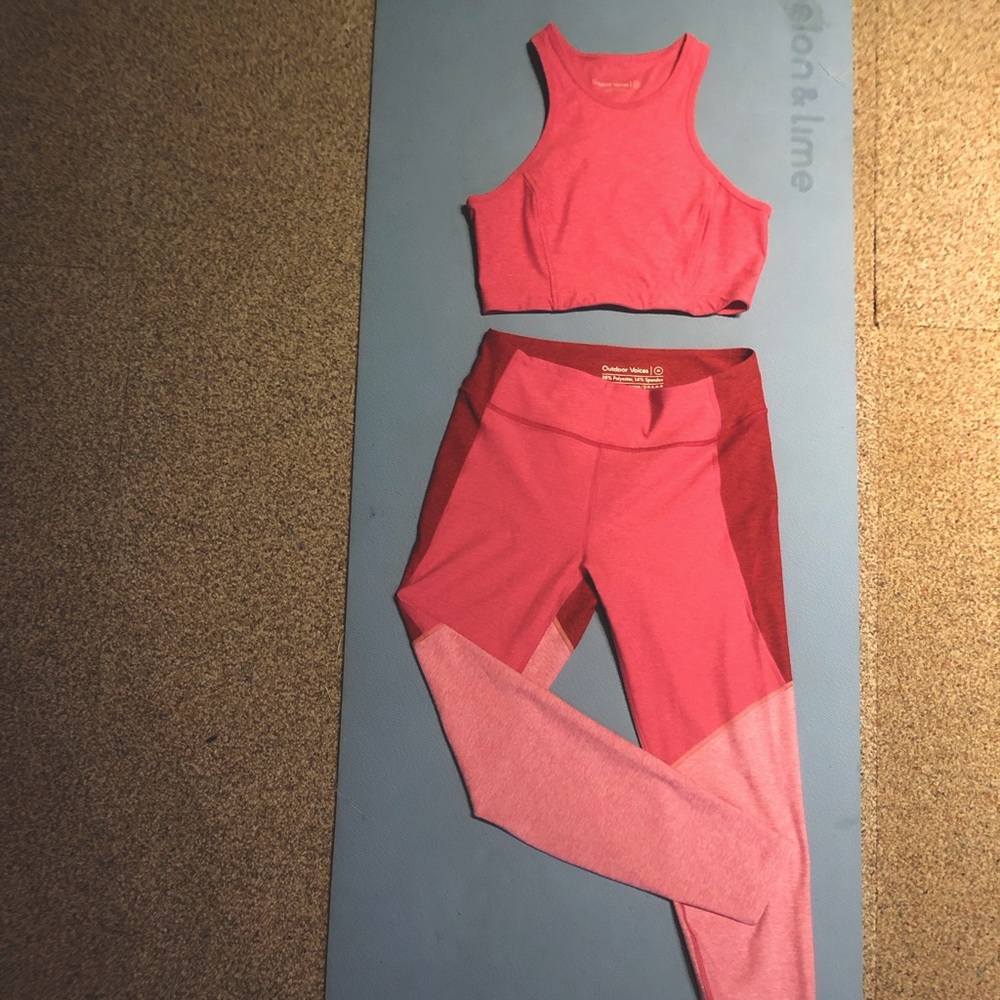 Outdoor Voices - Flamingo yoga kit: leggings + top
